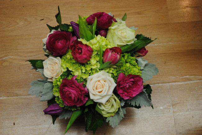 Обои картинки фото цветы, букеты,  композиции, розы, букет, тюльпаны, пион