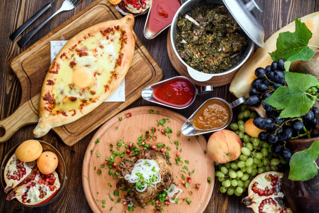 Обои картинки фото еда, разное, лепешка, мясо, гранат, виноград