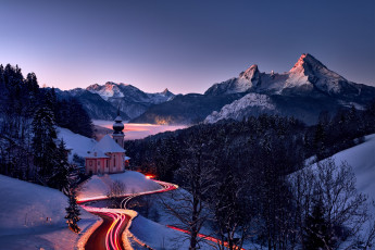 Картинка города -+католические+соборы +костелы +аббатства вечер холмы природа горы пейзаж снег дорога