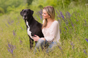 Картинка девушки -+блондинки +светловолосые луг блондинка собака