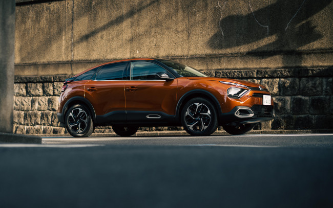 Обои картинки фото 2022 citroen c4 , jp, автомобили, citroen, ds, сitroen, c4, 4k, кроссовер, авто, 2022, года, spec, француские, атомобили, ситроен, японская, версия