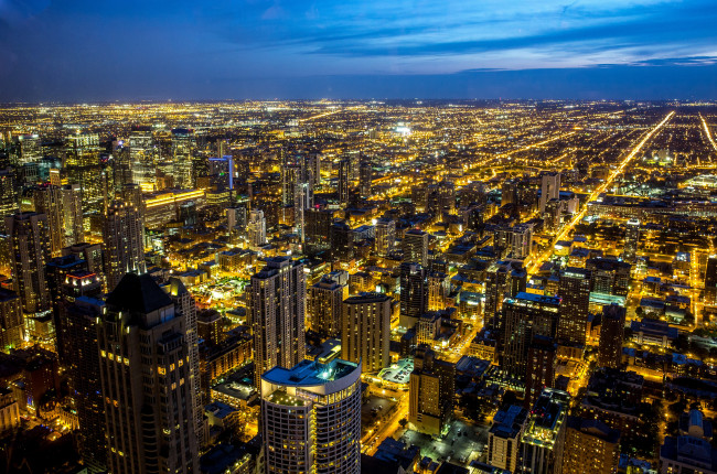 Обои картинки фото города, чикаго , сша, чикаго, иллинойс, горизонты, ночь, городской, вид, голубое, небо, ночные, огни, здания, небоскребы