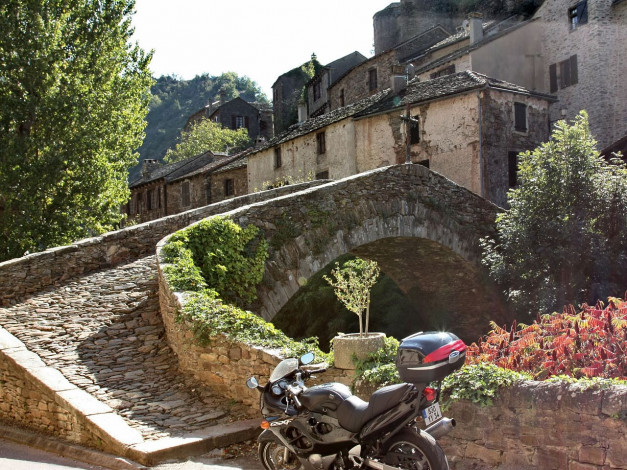 Обои картинки фото brousse, le, chateau, france, города, мосты