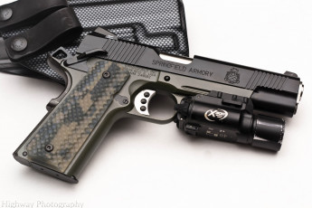 Картинка оружие пистолеты ствол фонарик