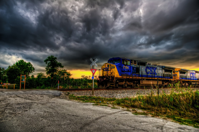 Обои картинки фото техника, поезда, железная, дорога, переезд, поезж, знак