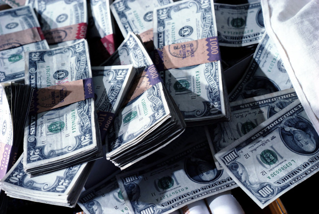 Обои картинки фото разное, золото, купюры, монеты, деньги, доллары, пачки