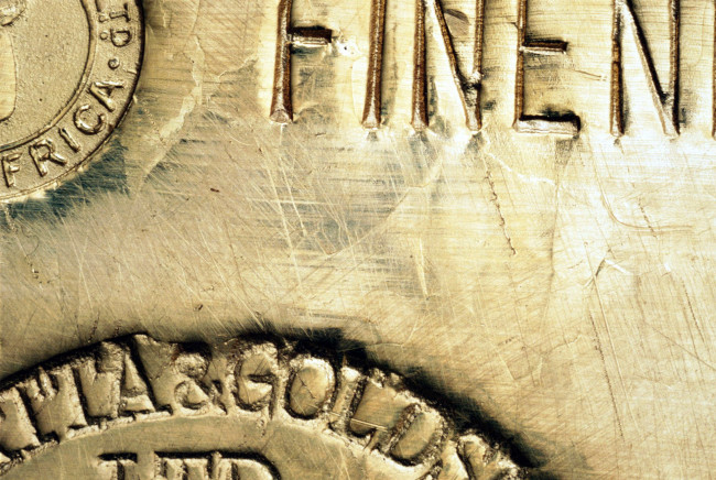 Обои картинки фото разное, золото, купюры, монеты, слиток, буквы