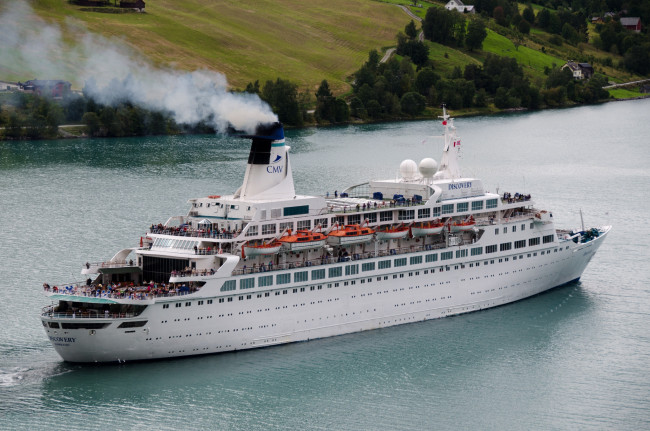 Обои картинки фото discovery, корабли, лайнеры, круиз, лайнер