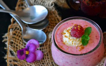 Картинка еда мороженое +десерты малина мята десерт сливки