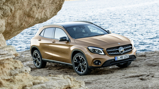 Обои картинки фото mercedes-benz gla-220d 4matic 2018, автомобили, mercedes-benz, 2018, 4matic, gla-220d