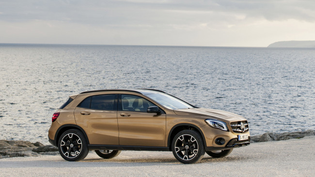 Обои картинки фото mercedes-benz gla-220d 4matic 2018, автомобили, mercedes-benz, 2018, 4matic, gla-220d