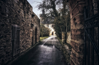 Картинка города -+улицы +площади +набережные узкая улочка