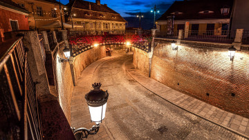 Картинка города -+огни+ночного+города улица дома вечер