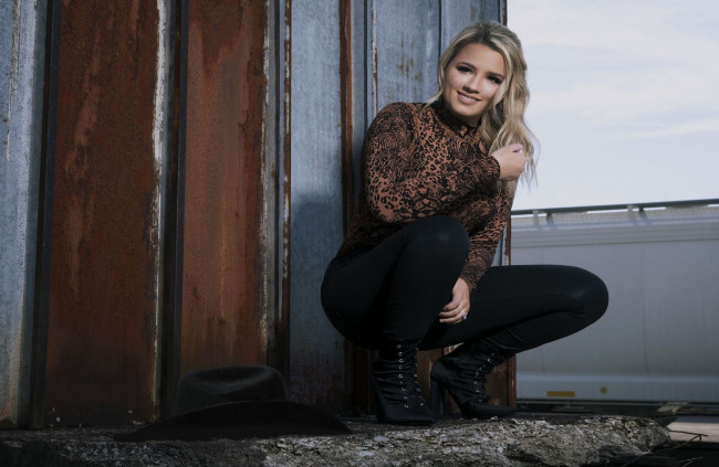 Обои картинки фото gabby barrett, музыка, -другое, gabby, barrett