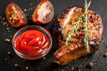 Картинка еда мясные+блюда розмарин стейк помидор кетчуп