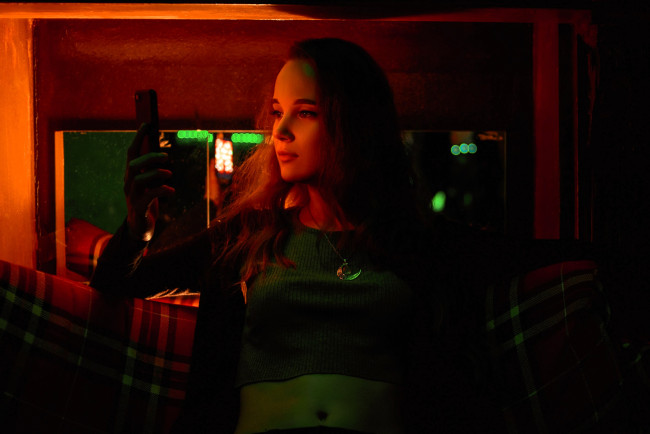 Обои картинки фото девушки, ксана станкевич, косплей, образ, наряд, пистолет