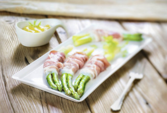 Картинка еда салаты +закуски шпинат бекон