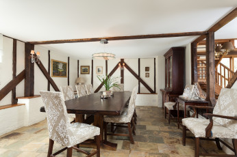 Картинка интерьер столовая кресла стол