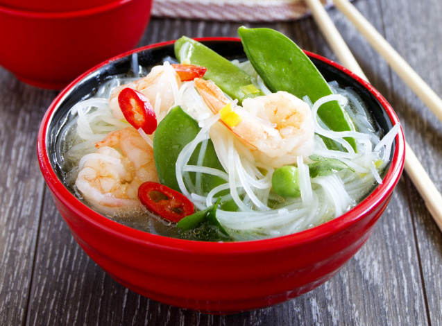 Обои картинки фото еда, рыбные блюда,  с морепродуктами, горох, креветки, суп