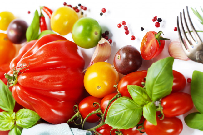 Обои картинки фото еда, помидоры, специи, базилик