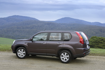 Картинка автомобили nissan datsun