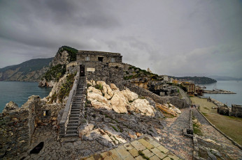 Картинка porrtovenere города -+дворцы +замки +крепости фортпост