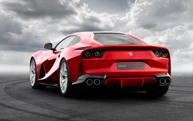 Обои картинки фото автомобили, ferrari, красный, 812, superfast, феррари, тучи
