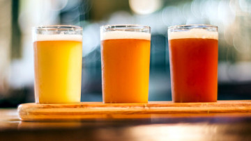 Картинка еда напитки +пиво ассорти пиво бокалы