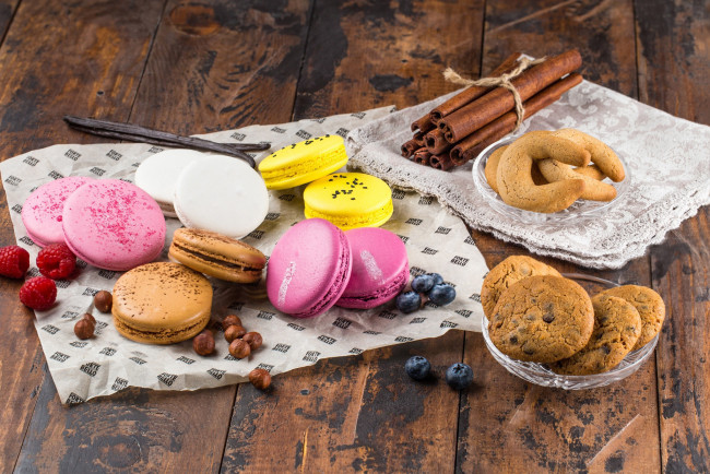 Обои картинки фото еда, макаруны, ассорти, печенье, лакомство