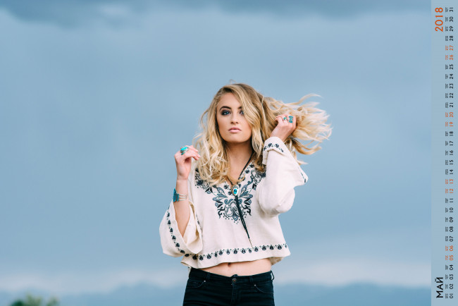 Обои картинки фото календари, девушки, взгляд