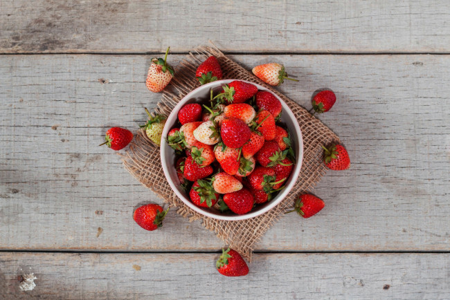 Обои картинки фото еда, клубника,  земляника