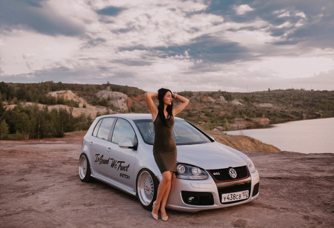Обои картинки фото автомобили, -авто с девушками, volkswagen, golf