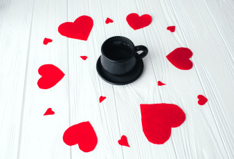 обоя праздничные, день святого валентина,  сердечки,  любовь, стол, сердечки, блюдце, чашка