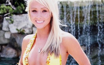 Картинка Sara+Jean+Underwood девушки    декольте