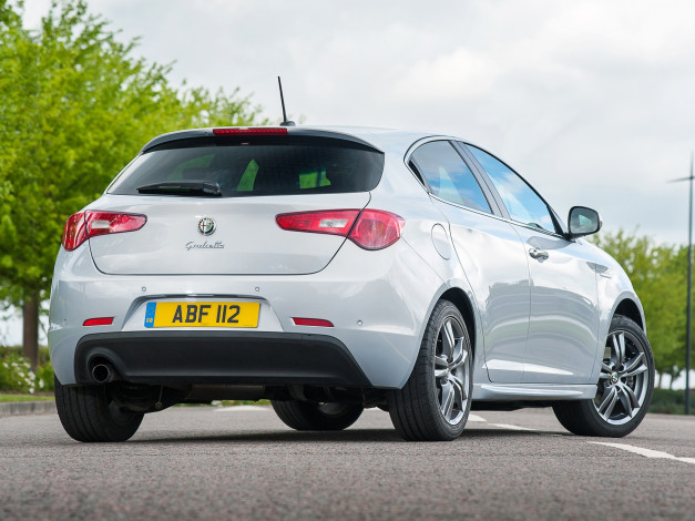 Обои картинки фото автомобили, alfa romeo, alfa, romeo, giulietta, uk-spec, 940, 2014г, серый