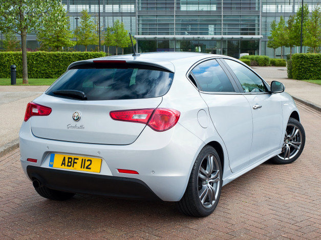 Обои картинки фото автомобили, alfa romeo, alfa, romeo, giulietta, uk-spec, 940, 2014г, серый