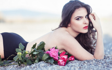 Картинка девушки -unsort+ брюнетки +шатенки девушка поза взгляд розы mercedes pena