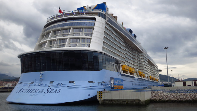 Обои картинки фото anthem of the seas, корабли, лайнеры, круиз, причал, лайнер, океанский