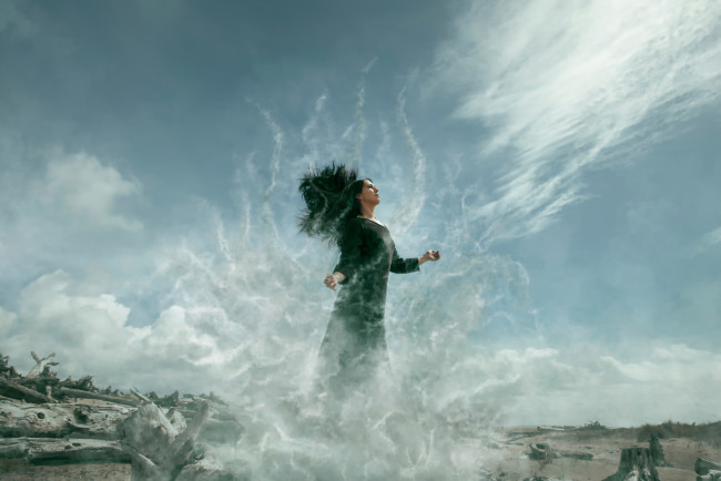 Обои картинки фото девушки, -unsort , креатив, стихия, ветер, krystal, christensen, девушка, dissolve