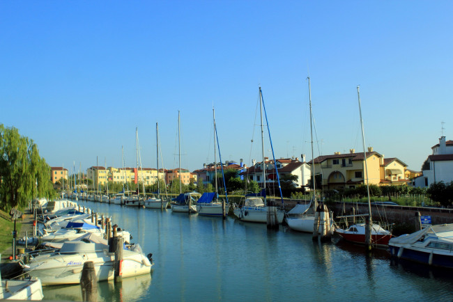 Обои картинки фото корабли, порты ,  причалы, яхты, катера