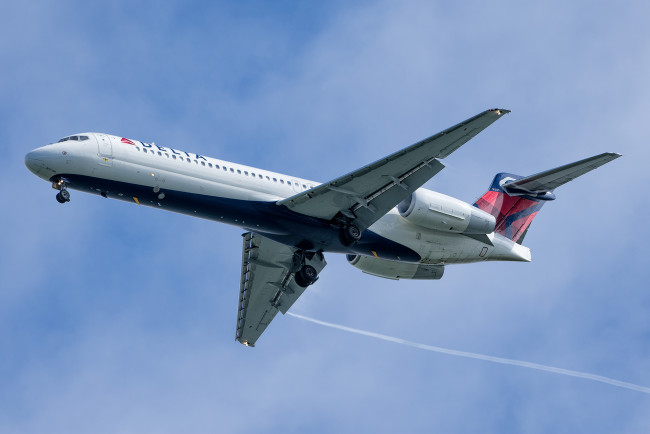 Обои картинки фото boeing 717-200, авиация, пассажирские самолёты, авиалайнер