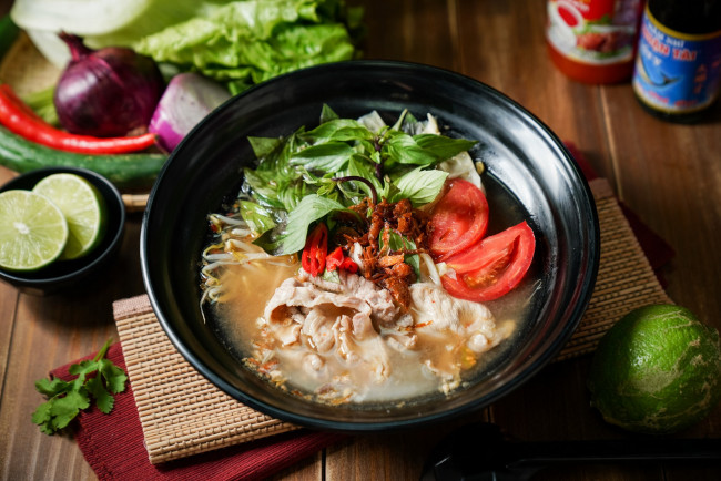 Обои картинки фото еда, первые блюда, снедь, помидоры, томаты