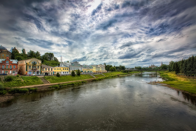 Обои картинки фото торжок, россия, города, - пейзажи, тверская, область, город, река, тверце