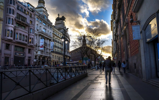 Обои картинки фото города, мадрид , испания, облака, вечер, улица