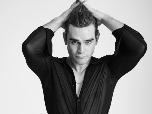 Картинка мужчины kj+apa kj apa