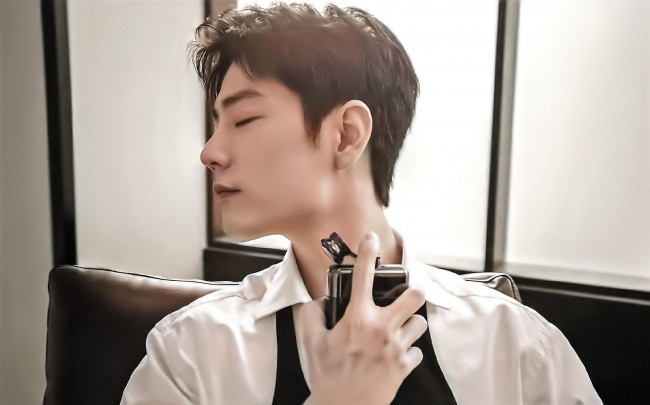 Обои картинки фото мужчины, xiao zhan, актер, рубашка, духи