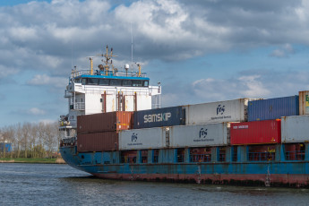 обоя корабли, грузовые суда, контейнеровоз