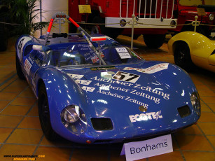 Картинка автомобили выставки уличные фото