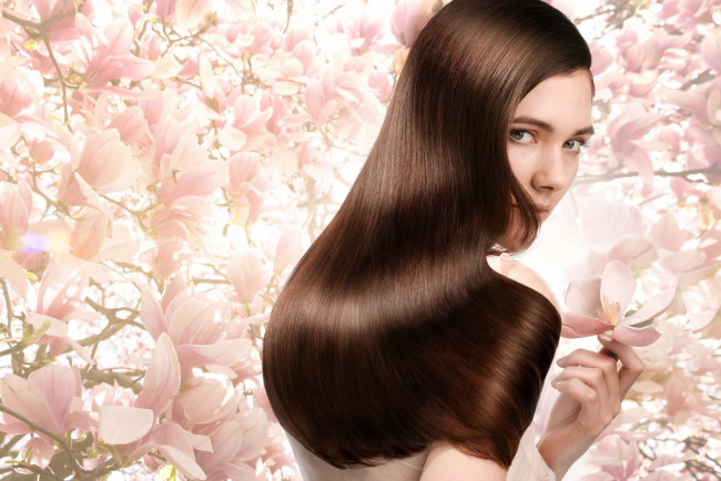 Обои картинки фото -Unsort Брюнетки Шатенки, девушки, unsort, брюнетки, шатенки, волосы, магнолия, меч