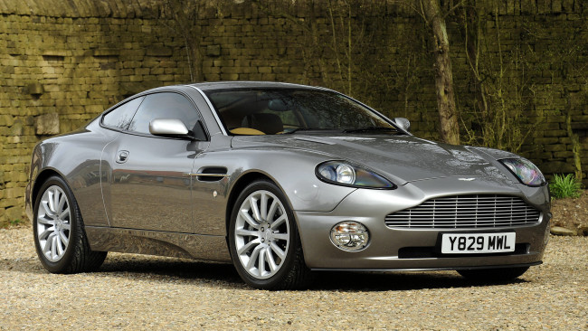 Обои картинки фото aston, martin, v12, vanquish, автомобили, ltd, элитные, великобритания